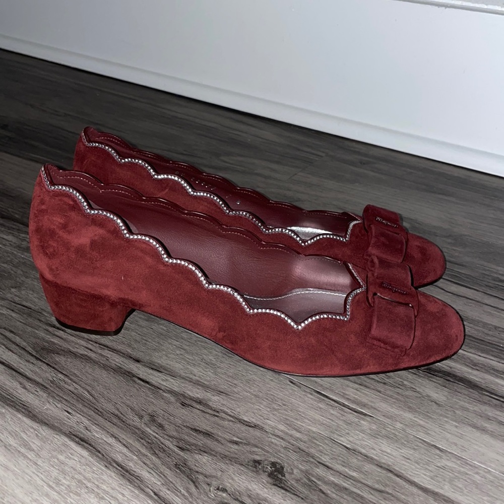 Salvatore Ferragamo Vara suede calf pumps NEW